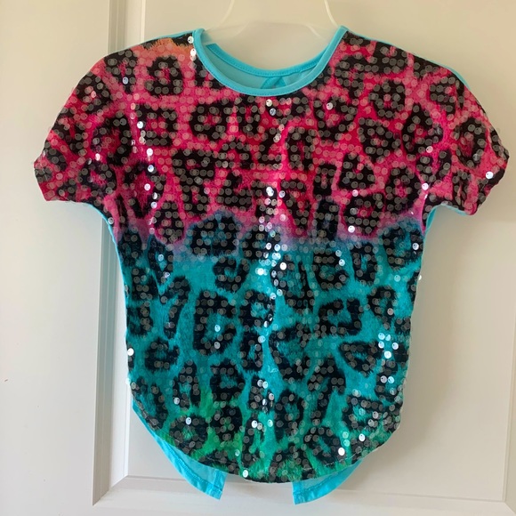 Cheetah print ombré shirt pinks and blue pattern - Picture 1 of 2